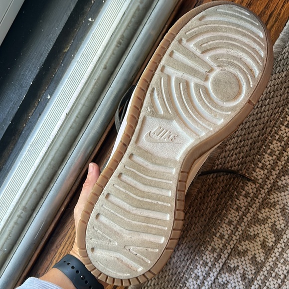 High top Nike Jordan’s - Picture 5 of 5